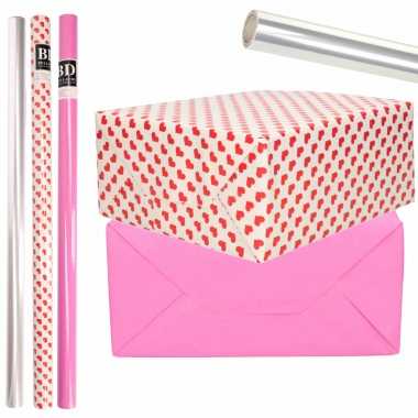 6x rollen kraft inpakpapier transparante folie/hartjes pakket roze/harten design 200 x 70 cm kado