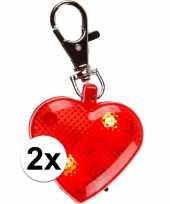 Valentijn hartjes sleutelhangers met licht 4 cm 2 stuks kado
